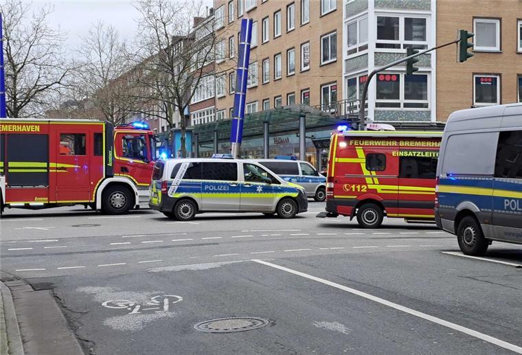 Frau von Bus überrollt: Schwerer Unfall in der Lloydstraße in Bremerhaven Ein Unfall an der Lloydstraße Ecke Bürgermeister-Smidt-Straße sorgt für Stau und Busausfälle.