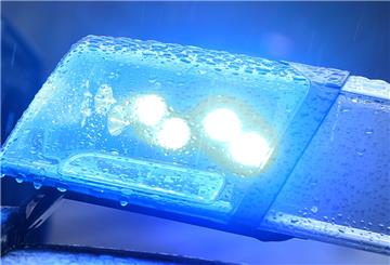 Streifenwagen mit Blaulicht 