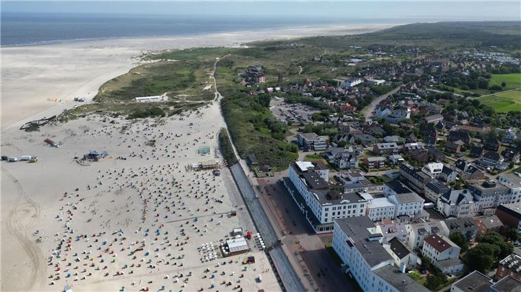 Vierjähriger verunglückt in Schwimmbad auf Borkum Ein vierjähriger Junge ist beim Baden in einem Borkumer Schwimmbad verunglückt. (Symbolbild)