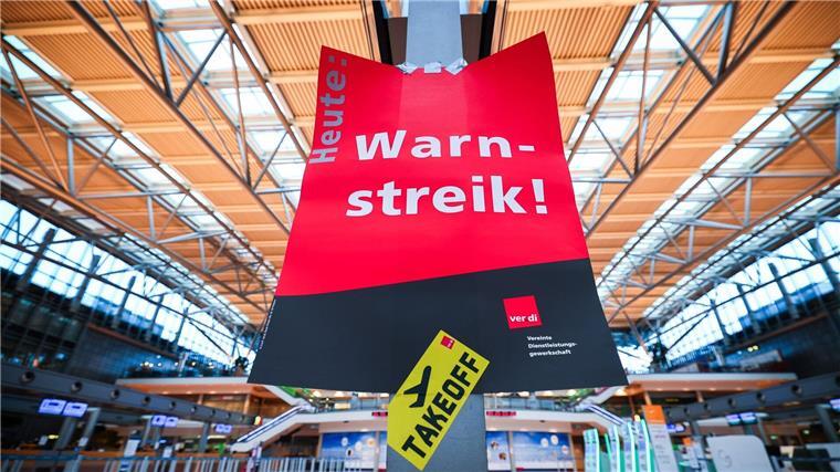 Verdi ruft Luftsicherheitspersonal zu Warnstreiks auf Ein Warnstreik des Sicherheitspersonals führt am Donnerstag zu Einschränkungen an vielen deutschen Flughäfen.