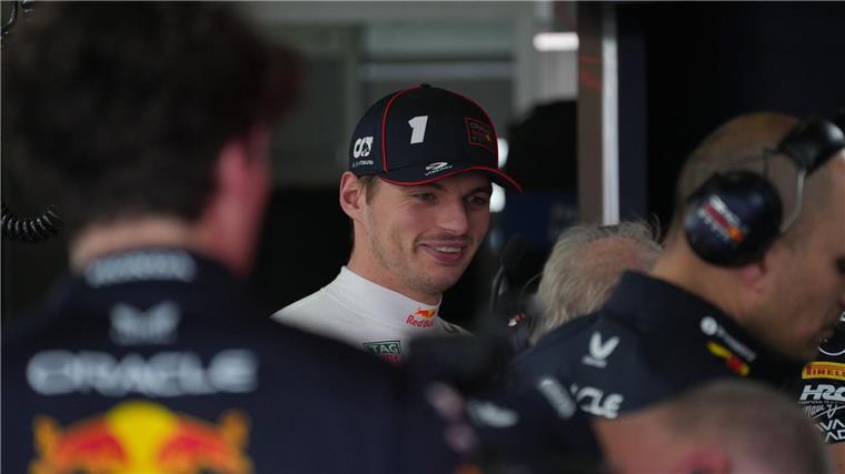 Verstappen wittert Chance bei Regenchaos nach McLaren-Gala Ein zufriedener Verstappen - selbst überrascht von Red Bull.