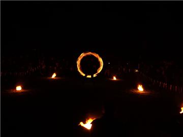 Ein Zuschauermagnet. Die Feuershow auf dem Mittelaltermarkt. Foto Heins  