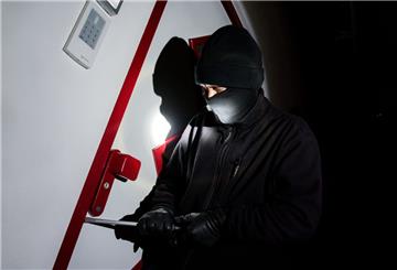 Einbrecher haben in der Nacht zu Mittwoch versucht, in vier Gaststätten in Lehe einzubrechen. 