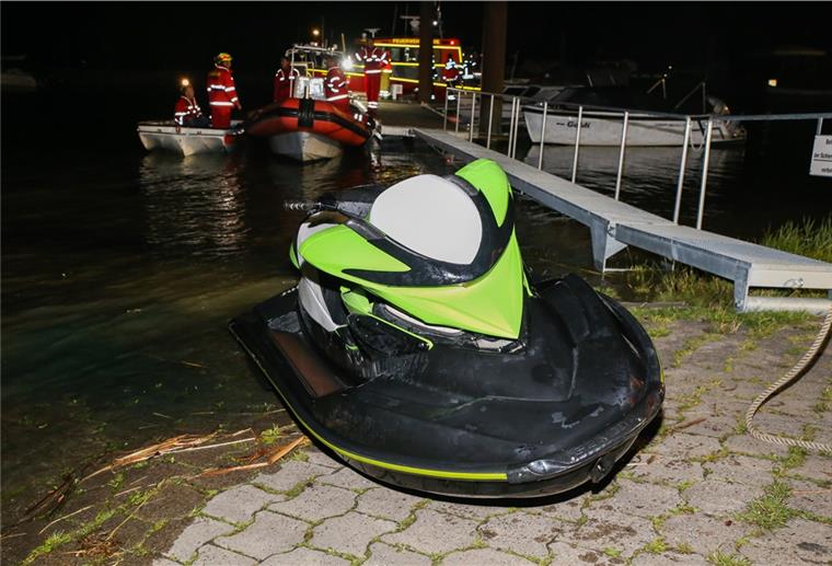Zwei Schwerverletzte bei Jetski-Unfall in Hamburg Eine 32 Jahre alte Frau und ihr 45 Jahre alter Begleiter schweben nach einem Jetski-Unfall auf der Elbe noch immer in Lebensgefahr.