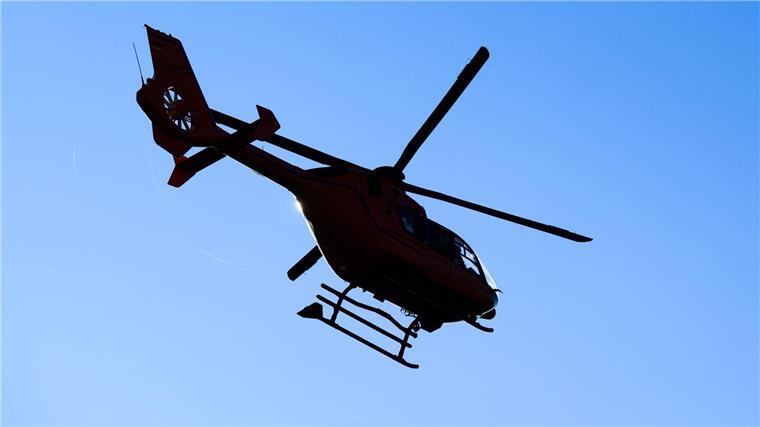 Eine 92-Jährige starb nach einem Unfall im Kreis Lüneburg im Rettungsflieger. (Symbolbild) 