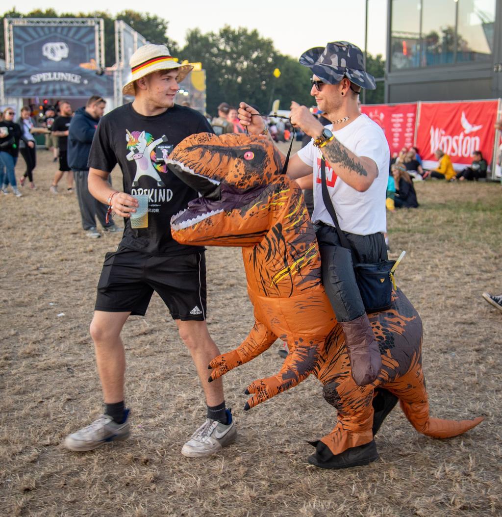 eine Angst vor großen Tieren: Deichbrand goes Jurassic mit Lennart Mumm.