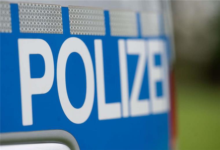 Eine besorgte Verkehrsteilnehmerin hat am späten Sonntagabend der Rotenburger Polizei von einer möglichen Trunkenheitsfahrt berichtet (Symbolbild).