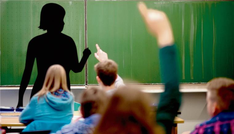 Schulalltag in Bremerhaven: Eine Lehrerin packt aus Eine Bremerhavener Lehrerin sagt, wie der Alltag wirklich an den Schulen aussieht.
