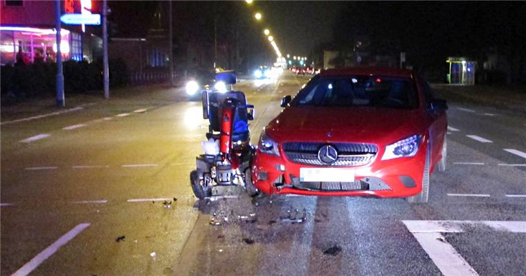 Bremerhaven: Frau übersieht Rollifahrer in Lehe Eine Frau hat am Sonntag einen Rollifahrer übersehen.