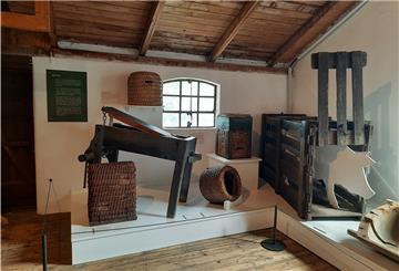 Eine Führung stellt die neue Dauerausstellung „Moorsee - Mehr als Mehl und Mühle“.