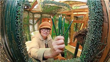 Eine halbe Million Stifte, eine Idee: Das „Bleistifthaus“ in Osterode verbindet Handwerk, Kunst und Virtual Reality.