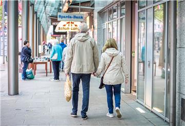 Eine Innenstadt hat nicht nur die Funktion der Versorgerin, sondern auch die des sozialen Treffpunktes. Frequenzbringer ist nicht mehr der Einzelhandel, sondern das Erlebnis.
