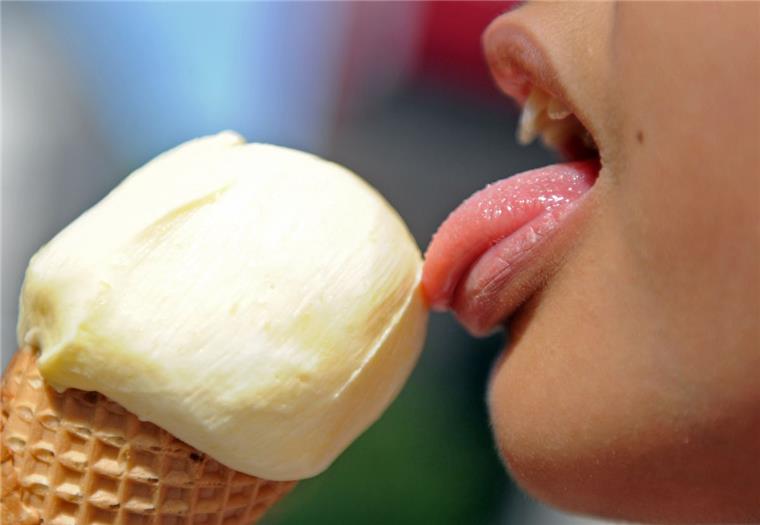 Freibad, Eis essen, Sonnen an der Nordsee: 10 Tipps für den Sommertag in Bremerhaven Eine kleine Abkühlung beim Eisessen werden sich am Mittwoch sicherlich viele Bremerhavener gönnen.