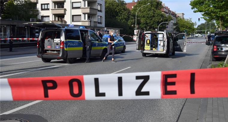 Zusammengefasst! Das war der Mittwoch im nord24-Land Eine Massenschlägerei in der Lloydstraße in Bremerhaven haben sich am Mittwoch rund 20 Personen geliefert.