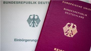 Eine Mitarbeiterin der Ausländerbehörde soll Gebühren veruntreut haben. (Symbolfoto) 