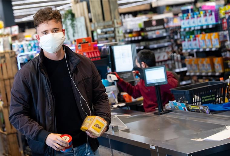 Kontaktbeschränkung soll auch über Ostern gelten Eine Mundschutzpflicht will die Regierung nicht einführen - dafür soll das Kontaktverbot bis über Ostern verlängert werden.