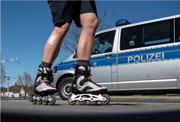 Eine PKW-Fahrerin nahm in Bremerhaven einem Inline-Skater die Vorfahrt.