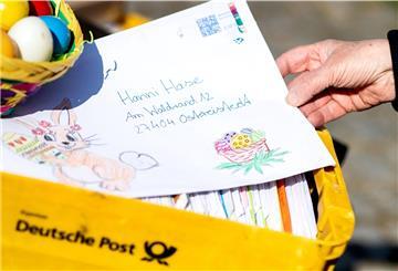 Eine Rekordzahl von 100.00 Briefen ist im vergangenen Jahr beim Osterpostamt in Ostereistedt angekommen.