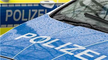 Eine Spielzeugpistole auf einem Schulhof in Lüneburg hat einen größeren Polizeieinsatz ausgelöst. (Symbolbild)