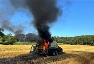 Strohballenpresse Feuer 