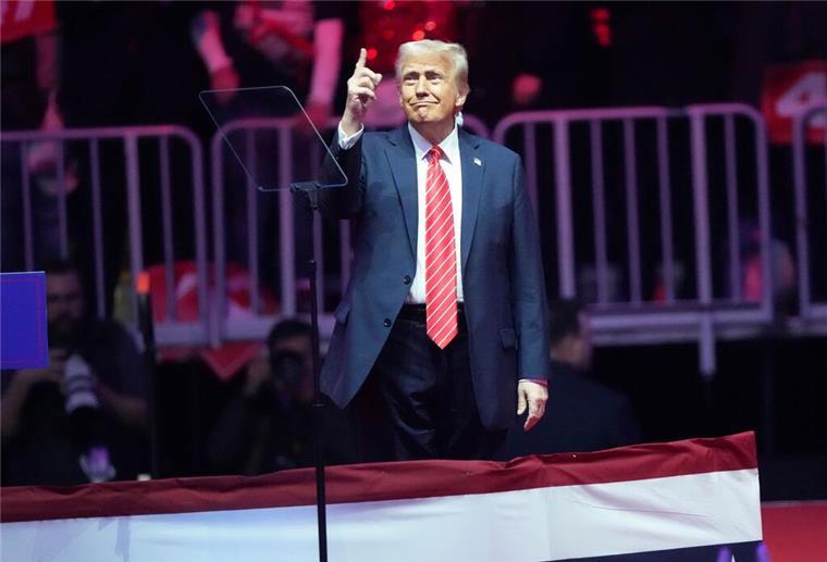Eine Unterstützerin sagte, Trump sei „fast wie Gott“.
