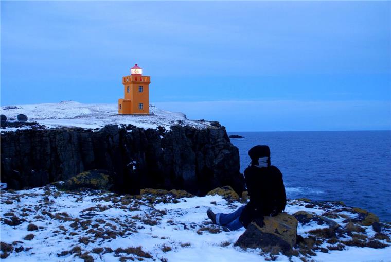 Auf Island tödlich verunglückte Urlauberin kam aus Niedersachsen Eine Urlauberin aus Peine ist während ihres Island-Urlaubs von einer Welle ins Meer gerissen worden und gestorben.