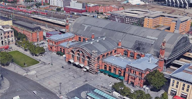 Verwirrte Frau schmeißt in Bremen mit Lebensmitteln um sich Eine verwirrte Frau ist im Bremer Hauptbahnhof ausgerastet.
