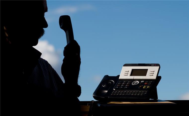 Brake: Trickbetrug in letzter Sekunde verhindert Eine wiederkehrende Betrugsmasche: Per Telefon wird ein angeblicher Gewinn versprochen.
