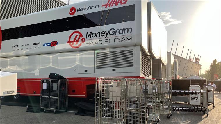 Nach Zoff mit ehemaligem Sponsor: Haas darf weiterreisen Eine Zahlung ist eingegangen: Haas kann nach Monza weiterreisen.