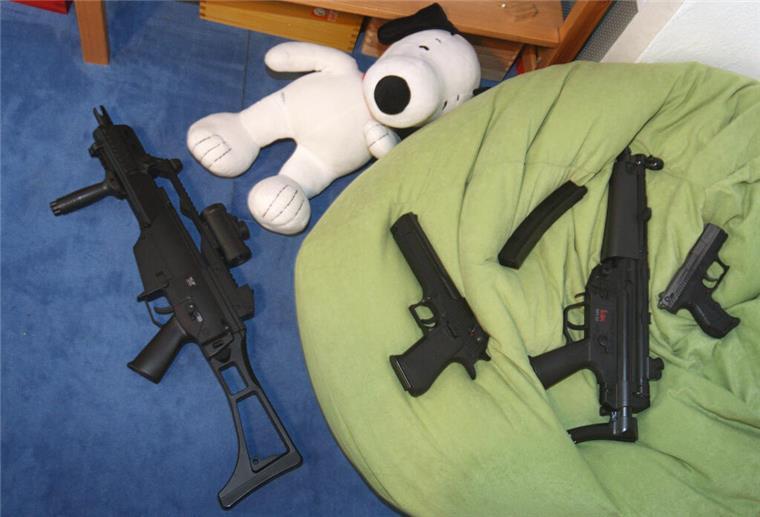 Spielzeugwaffen an Schulen: Zweitklässlerin hat Angst zur Schule zu gehen Eine Zweitklässlerin hat jetzt Angst, zur Schule zu gehen. (Symbolbild)