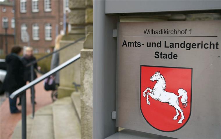 Einem 37-jährigen Syrer wird zur Last gelegt, im Cuxhavener Musikerviertel einen Landsmann erstochen zu haben. Der Prozess findet am Landgericht Stade statt. 