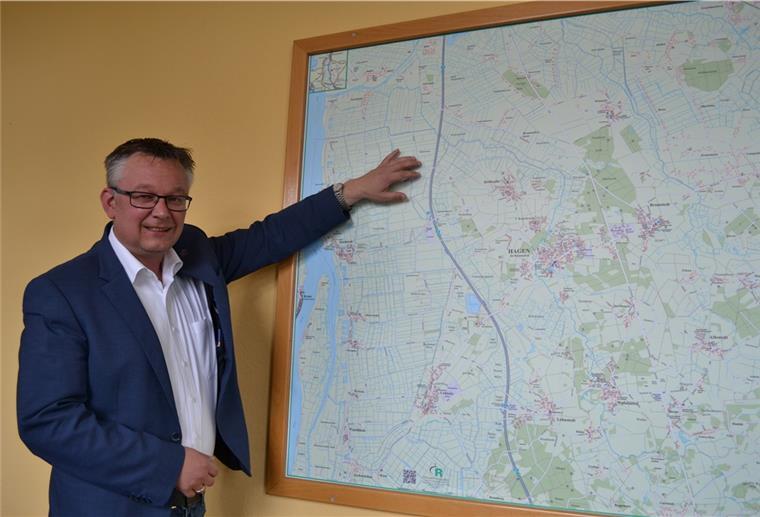 Einen Lieblingsplatz in der Gemeinde hat Hagens Bürgermeister Andreas Wittenberg nicht, zumindest verrät er ihn nicht. "Unsere Gemeinde ist überall schön", sagt er ganz diplomatisch. Foto Hansen