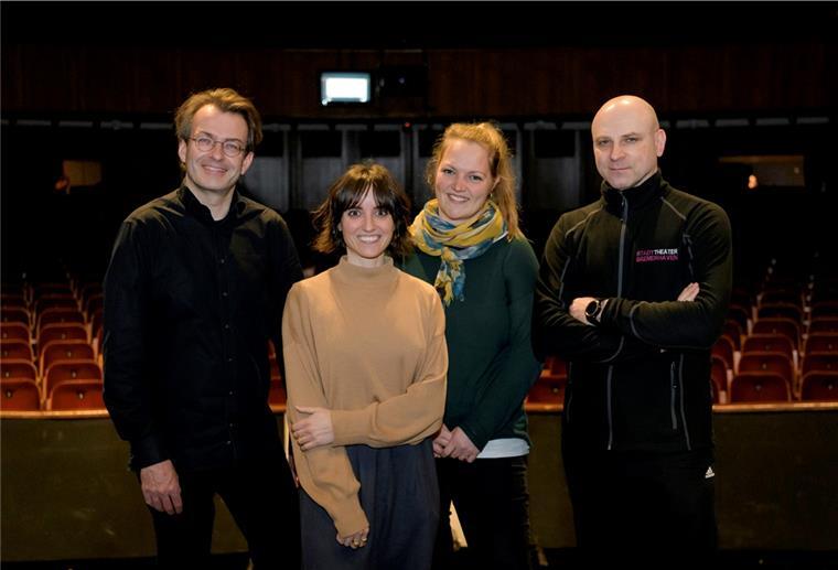 Rebellische Strawinsky-Ballette in Bremerhaven Dirigent Marc Niemann, Choreografin Alba Castillo, Dramaturgin Joanna Willenbrink und Choreograf Sergei Vanaev