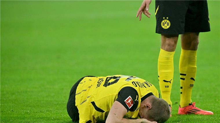 BVB hofft trotz angespannter Personallage auf Trendwende Einer der vielen derzeit angeschlagenen BVB-Profis: Julian Ryerson am Boden.