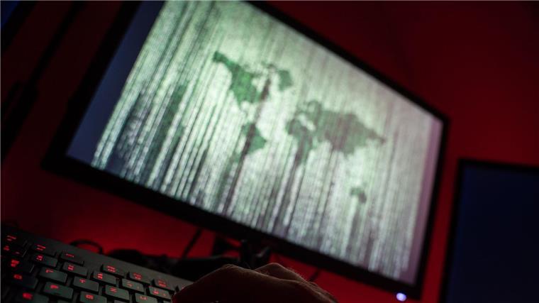 58 Prozent der deutschen Unternehmen von Hackern attackiert Einer Untersuchung zufolge wurden 58 Prozent der deutschen Firmen im vergangenen Jahr ein- oder mehrmals von Hackern angegriffen
