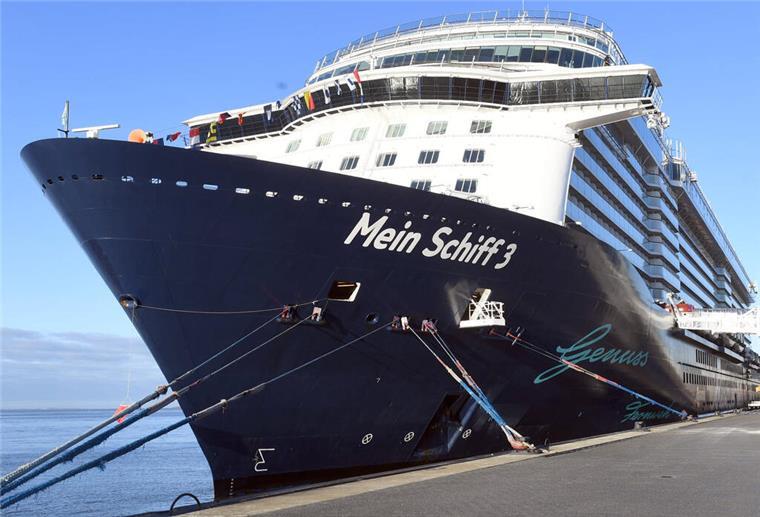 Die Mein Schiff 3 liegt in Bremerhaven. Einige Souvenirs sollten definitiv nicht mit an Bord von Kreuzfahrtschiffen gebracht werden. 