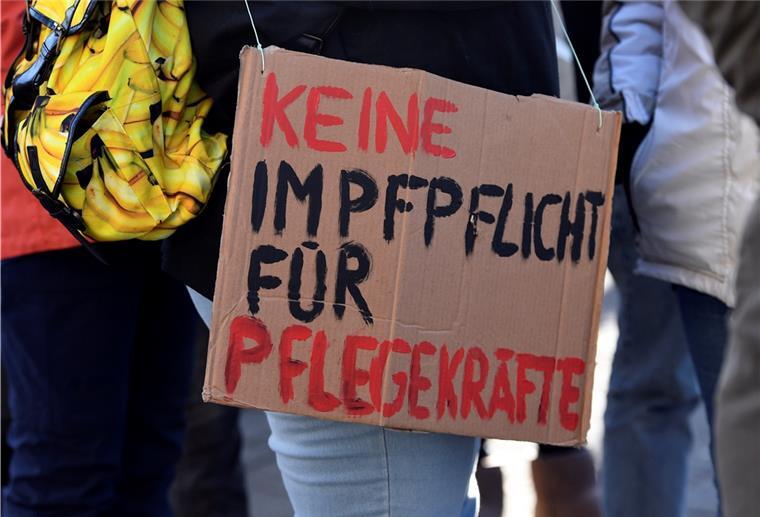 Bovenschulte: Für einrichtungsbezogene Impfpflicht Spielräume nutzen Einige tausend Demonstranten protestieren gegen die Coronamaßnahmen der Bundes- und Landesregierung.
