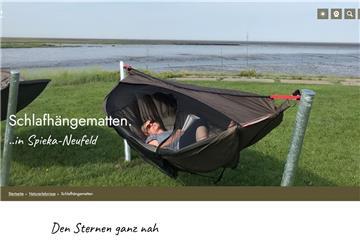 Einladend: Ein Blick auf die neu gestaltete Webseite wursternordseekueste.de mit seinen Tipps für eine Auszeit lohnt sich auch für Einheimische. Die hier beworbenen Schlafhängematten können bei der Touristinfo am Grünstrand von Spieka-Neufeld gemietet werden.