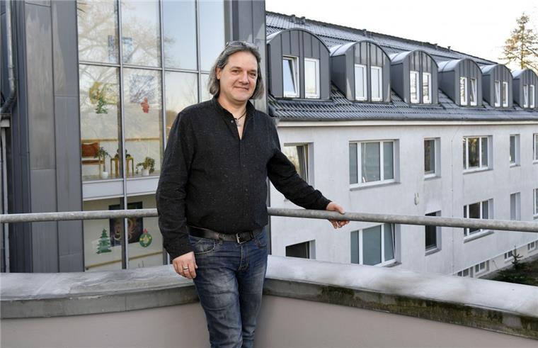 Einrichtungsleiter Martin Schieber freut sich über die gute Note für die Villa Schocken - MS-Station.