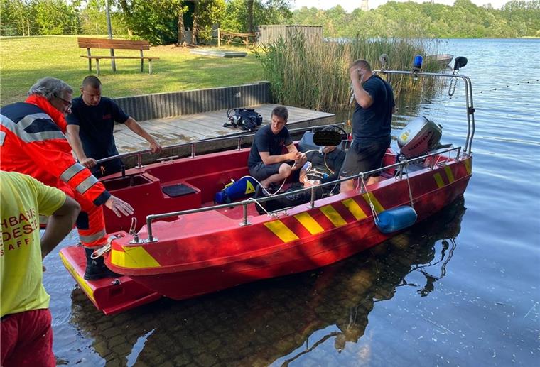 Kreidesee: Taucher gerät in Notsituation Einsatz für die Berufsfeuerwehr Bremerhaven im Kreidesee.
