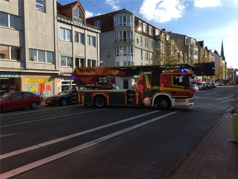 Bremerhaven-Lehe: Feuerwehr sperrt Hafenstraße Einsatz in der Hafenstraße