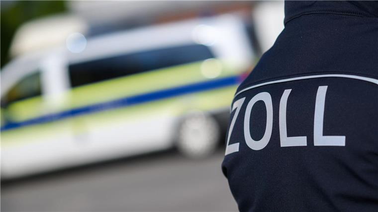 Schwarzarbeit und illegale Waffen - Razzia in Baubranche Einsatzkräfte durchsuchten 22 Wohnungen und Geschäfte im Raum Oldenburg. (Symbolbild)