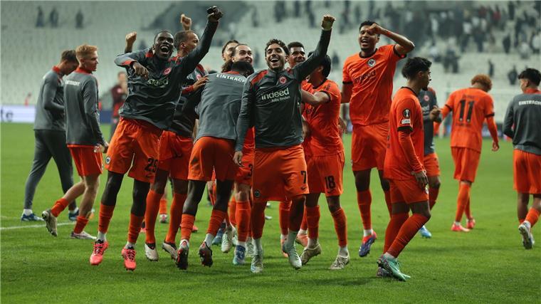 Eintracht freut sich auf Fußball-Fest gegen die Bayern Eintracht Frankfurt geht mit großer Euphorie in das Bundesliga-Topspiel gegen Bayern München.