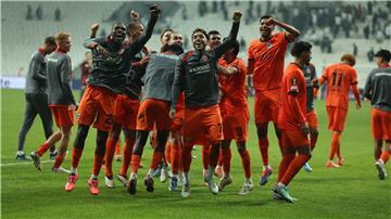 Eintracht Frankfurt geht mit großer Euphorie in das Bundesliga-Topspiel gegen Bayern München.
