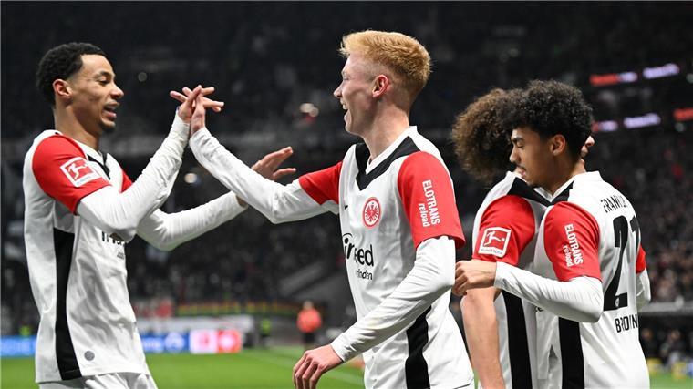 Eintracht Frankfurt hat das Heimspiel gegen Holstein Kiel gewonnen.