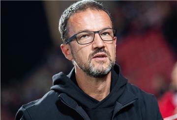 Eintracht Frankfurts Sportvorstand Fredi Bobic warnt: Wenn Fans beim Geisterspiel auftauchen, geht das Spiel ans Auswärtsteam.
