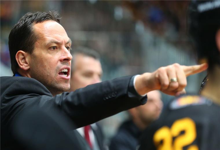 Neue Regel: Eishockey-Trainer dürfen Videobeweis nach Gegentoren anfordern Eishockey-Bundestrainer Marco Sturm kann beim Deutschland Cup in Augsburg in strittigen Szenen erstmals eine Coaches Challenge nutzen, um etwaige spielentscheidende Szenen noch einmal überprüfen zu lassen.