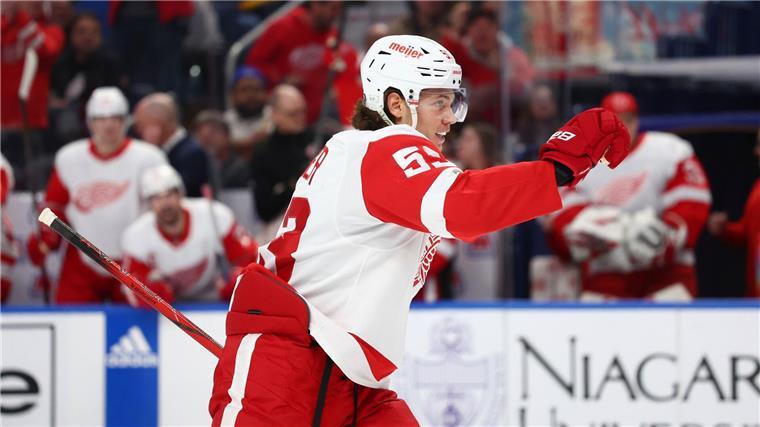 Eishockey-Star Moritz Seider unterschreibt einen Siebenjahresvertrag bei den Detroit Red Wings.