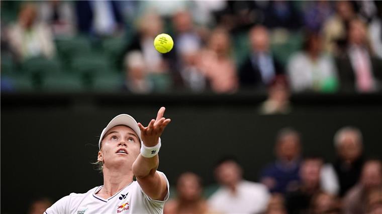 Rybakina zieht nach Aufgabe ins Wimbledon-Viertelfinale ein Elena Rybakina hatte 2022 in Wimbledon den Titel gewonnen.