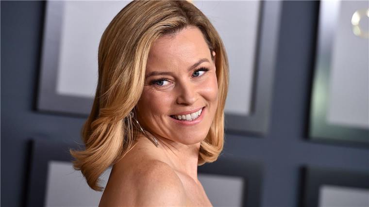 Elizabeth Banks rät, den Heimlich-Griff zu lernen.